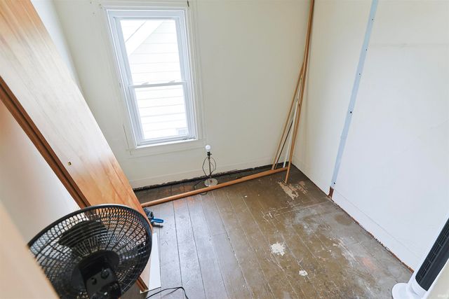 207 W 12th Street, Mishawaka, IN 46544