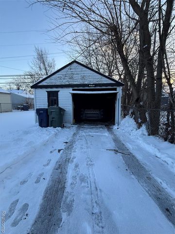 1025 Mill Street, Lincoln Park, MI 48146