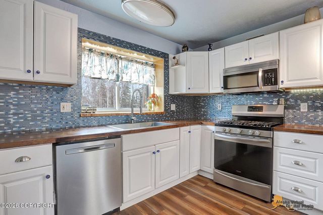 1340 S Countrywood Drive, Wasilla, AK 99654