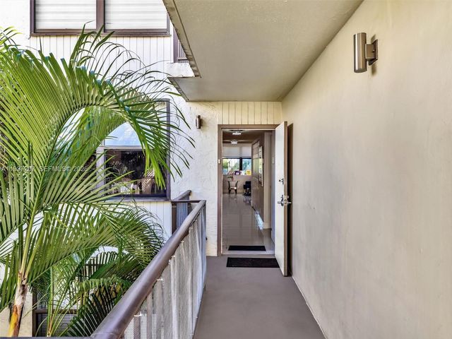 20401 NE 30th Ave 310-8, Aventura, FL 33180