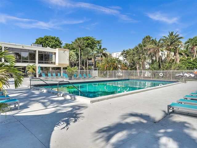 20401 NE 30th Ave 310-8, Aventura, FL 33180