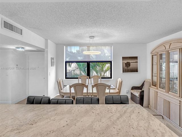 20401 NE 30th Ave 310-8, Aventura, FL 33180