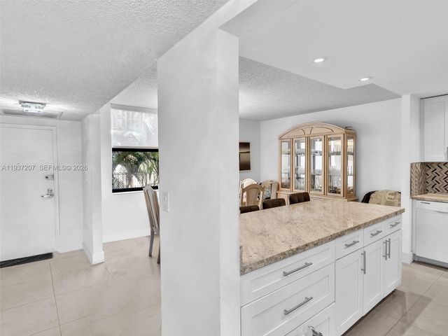 20401 NE 30th Ave 310-8, Aventura, FL 33180