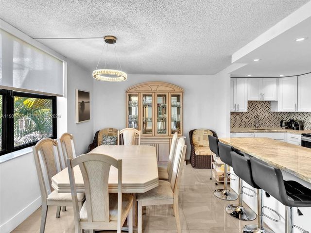 20401 NE 30th Ave 310-8, Aventura, FL 33180