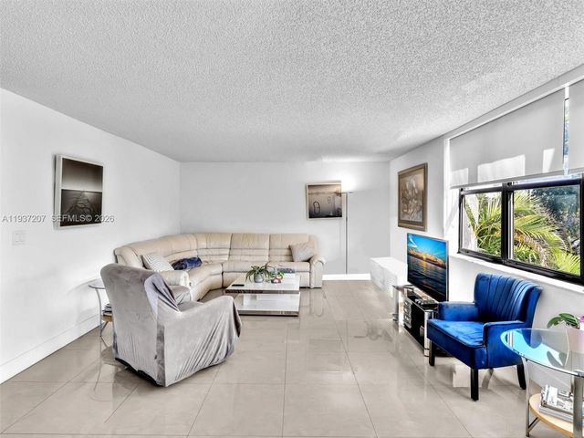 20401 NE 30th Ave 310-8, Aventura, FL 33180