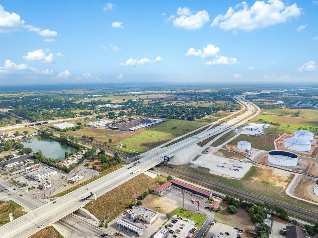 233 Kersten Road, Sealy, TX 77474