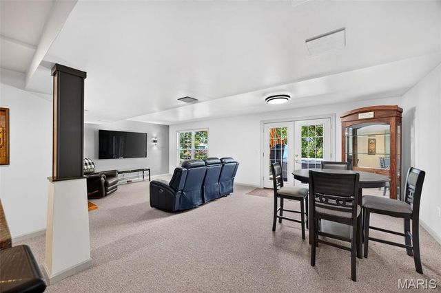 320 Huntleigh Manor Drive, St Charles, MO 63303
