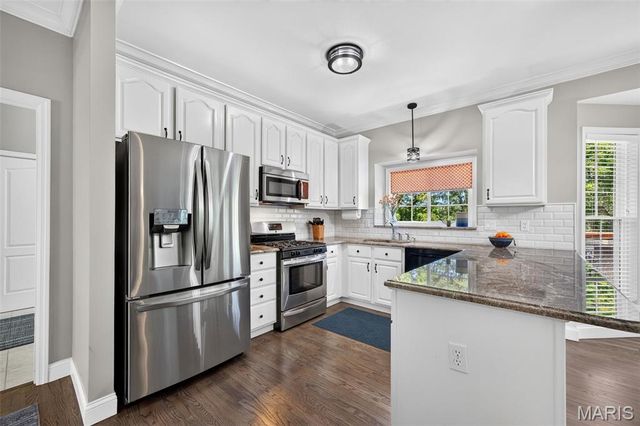 320 Huntleigh Manor Drive, St Charles, MO 63303