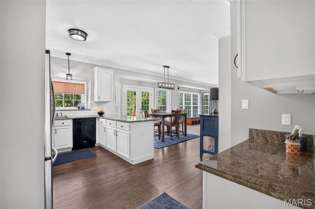 320 Huntleigh Manor Drive, St Charles, MO 63303