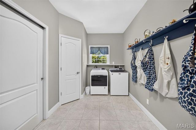 320 Huntleigh Manor Drive, St Charles, MO 63303