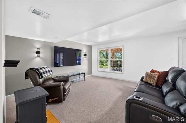 320 Huntleigh Manor Drive, St Charles, MO 63303