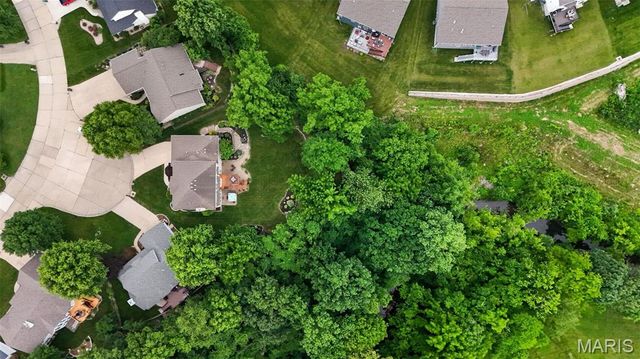 320 Huntleigh Manor Drive, St Charles, MO 63303