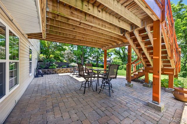 320 Huntleigh Manor Drive, St Charles, MO 63303