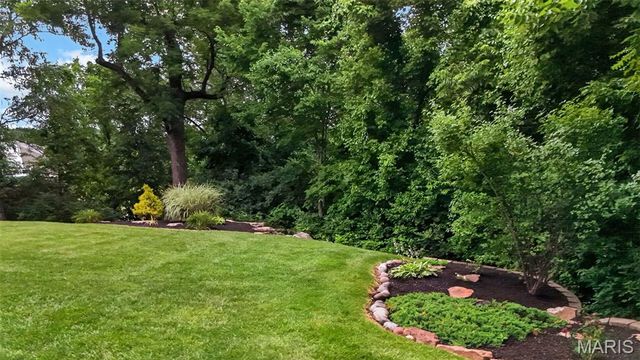 320 Huntleigh Manor Drive, St Charles, MO 63303