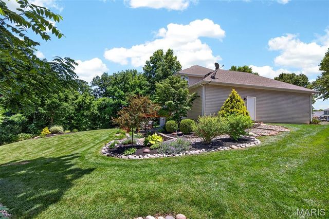 320 Huntleigh Manor Drive, St Charles, MO 63303