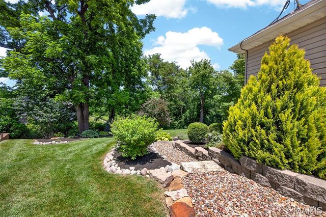 320 Huntleigh Manor Drive, St Charles, MO 63303