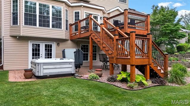 320 Huntleigh Manor Drive, St Charles, MO 63303