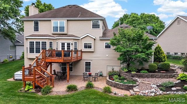 320 Huntleigh Manor Drive, St Charles, MO 63303