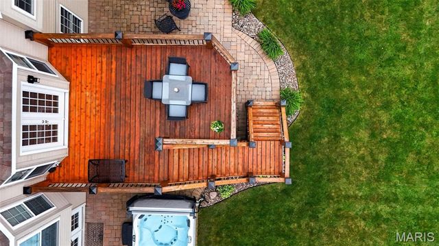 320 Huntleigh Manor Drive, St Charles, MO 63303