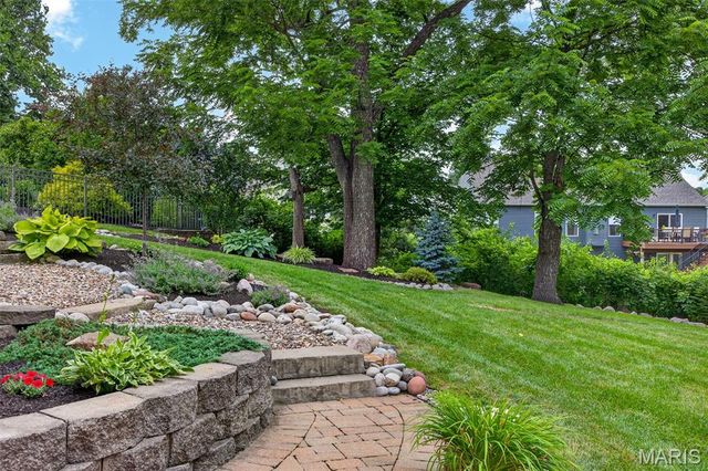 320 Huntleigh Manor Drive, St Charles, MO 63303