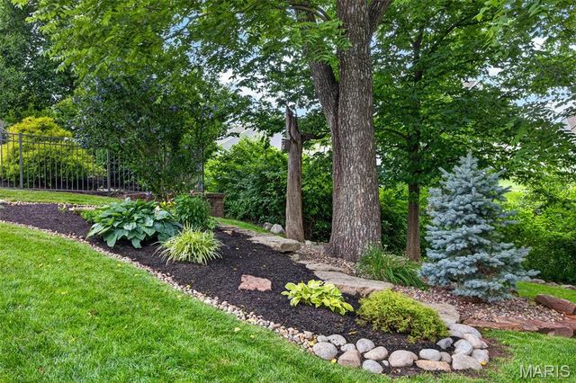 320 Huntleigh Manor Drive, St Charles, MO 63303