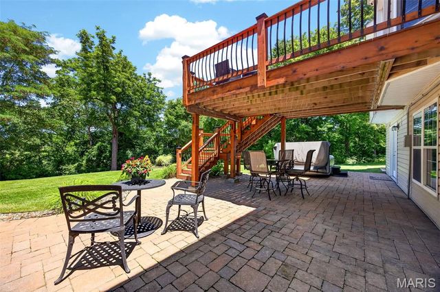 320 Huntleigh Manor Drive, St Charles, MO 63303