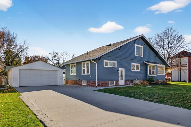 2829 49th Street, Des Moines, IA 50310