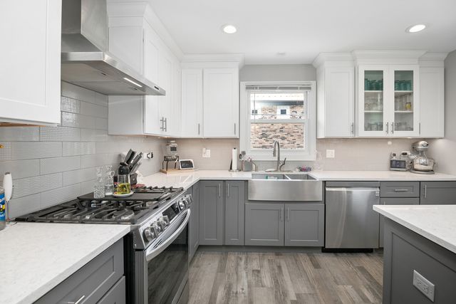 7416 S Octavia Avenue, Bridgeview, IL 60455