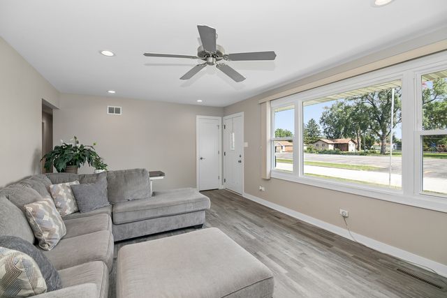 7416 S Octavia Avenue, Bridgeview, IL 60455