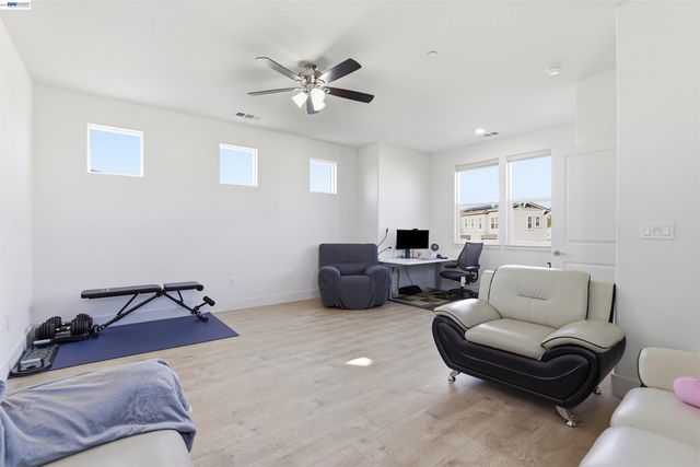 4038 Knightstown St, Dublin, CA 94568