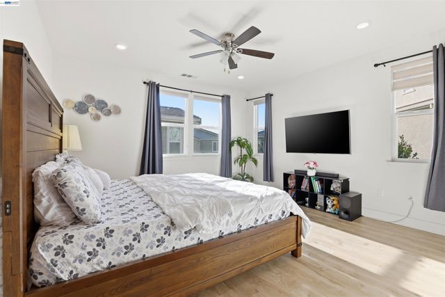 4038 Knightstown St, Dublin, CA 94568