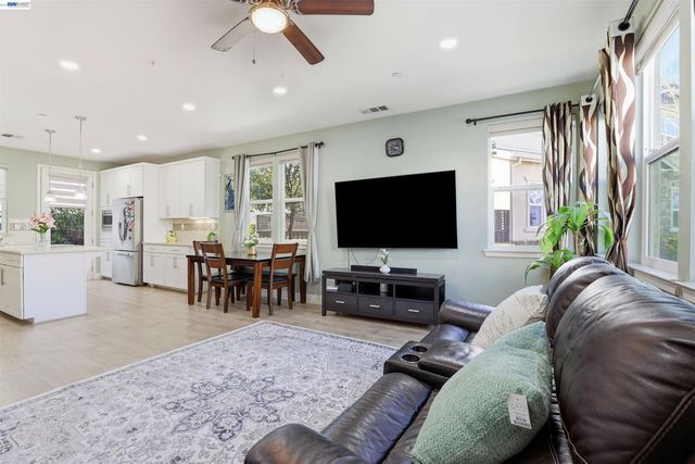 4038 Knightstown St, Dublin, CA 94568