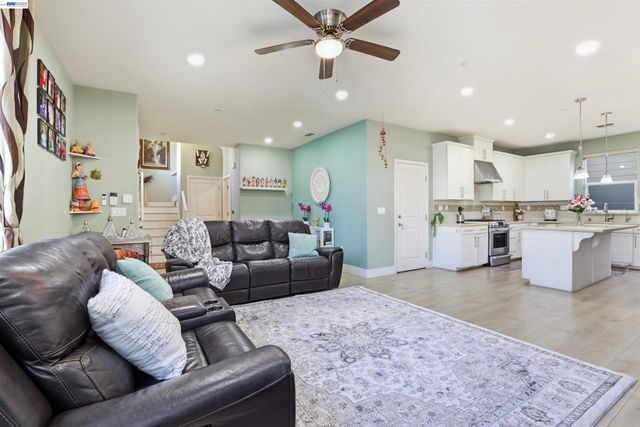 4038 Knightstown St, Dublin, CA 94568