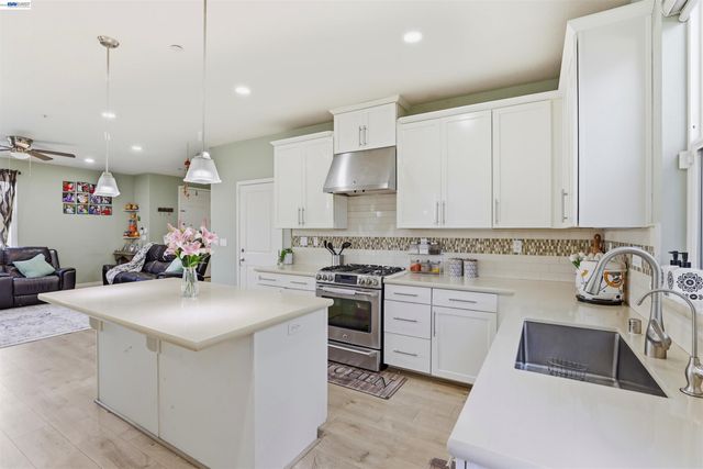 4038 Knightstown St, Dublin, CA 94568