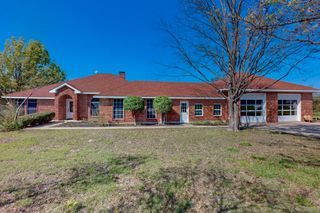 432 County Road 4444, Trenton, TX 75490