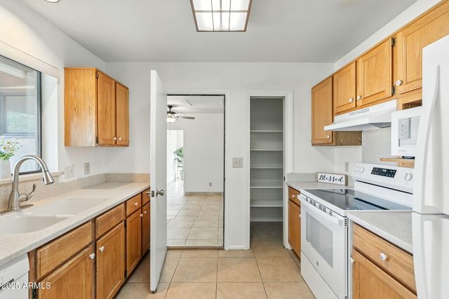 8015 S High Road, Hereford, AZ 85615