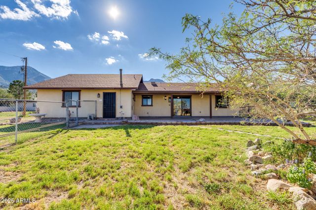 8015 S High Road, Hereford, AZ 85615