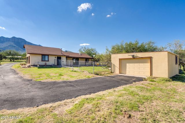 8015 S High Road, Hereford, AZ 85615