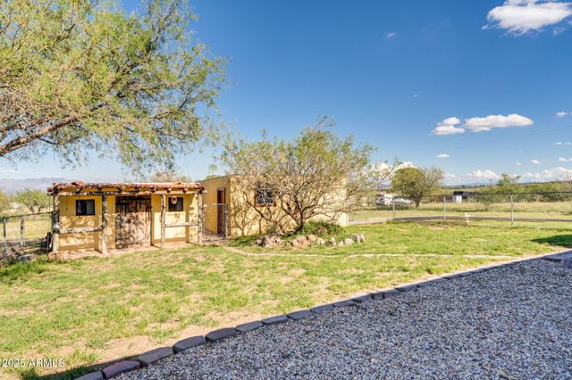 8015 S High Road, Hereford, AZ 85615