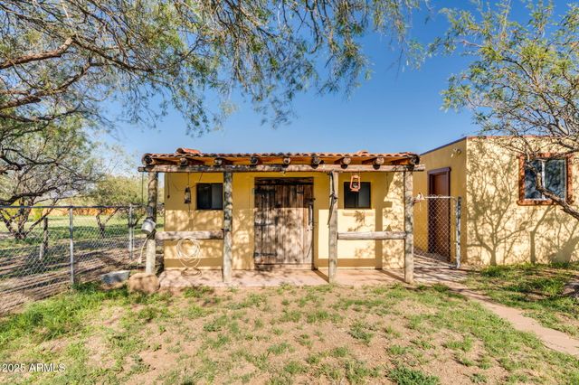 8015 S High Road, Hereford, AZ 85615