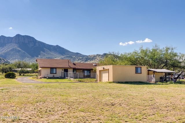 8015 S High Road, Hereford, AZ 85615