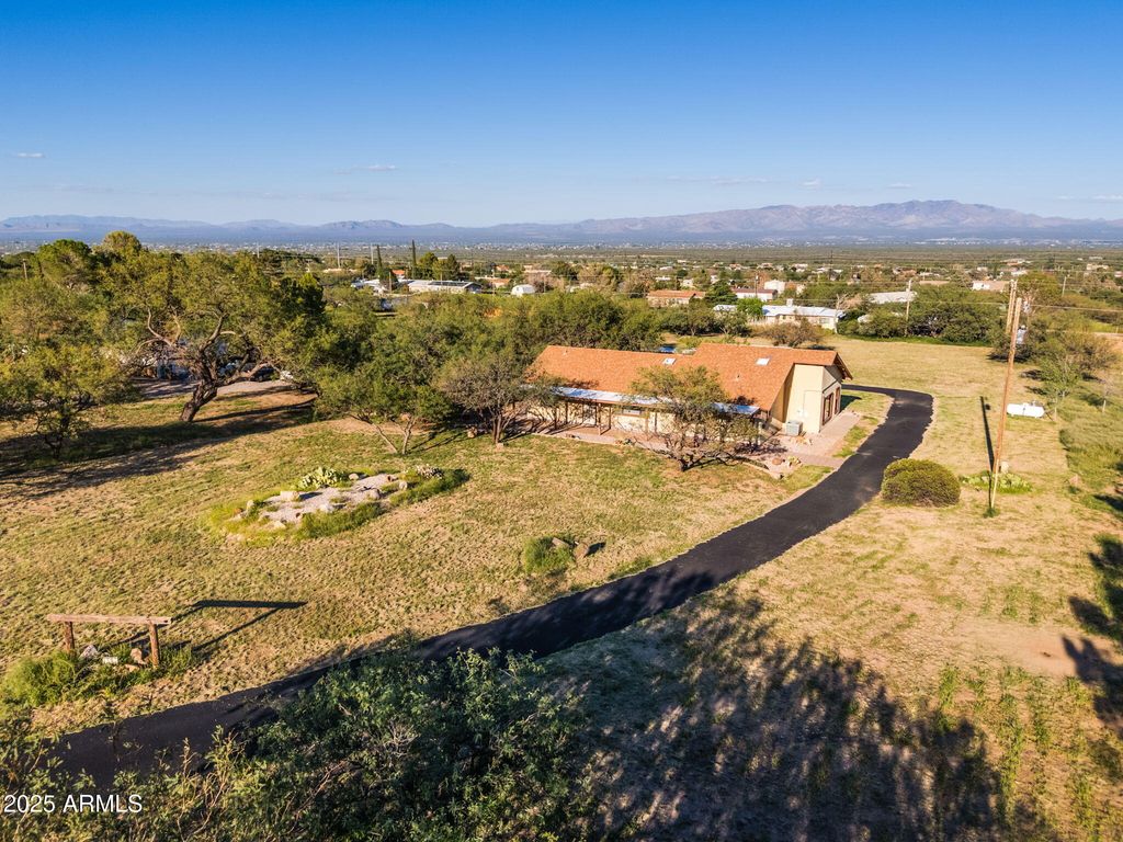 8015 S High Road, Hereford, AZ 85615
