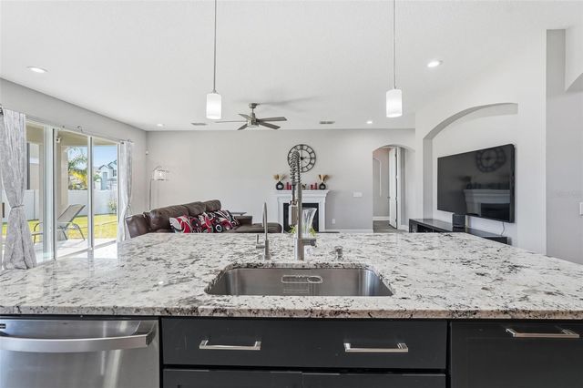 11002 SUNDRIFT DRIVE, Tampa, FL 33647