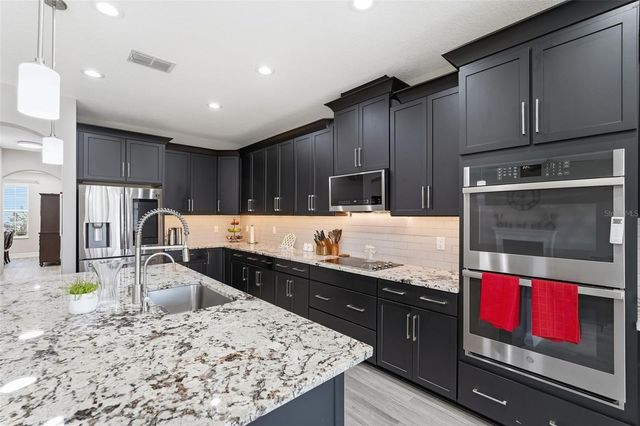 11002 SUNDRIFT DRIVE, Tampa, FL 33647