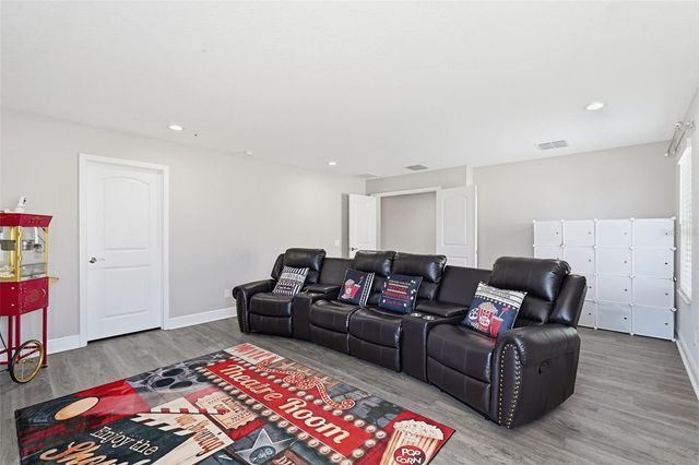 11002 SUNDRIFT DRIVE, Tampa, FL 33647