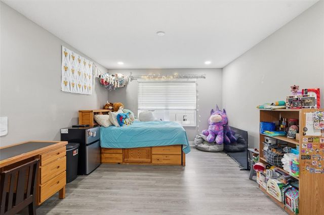 11002 SUNDRIFT DRIVE, Tampa, FL 33647