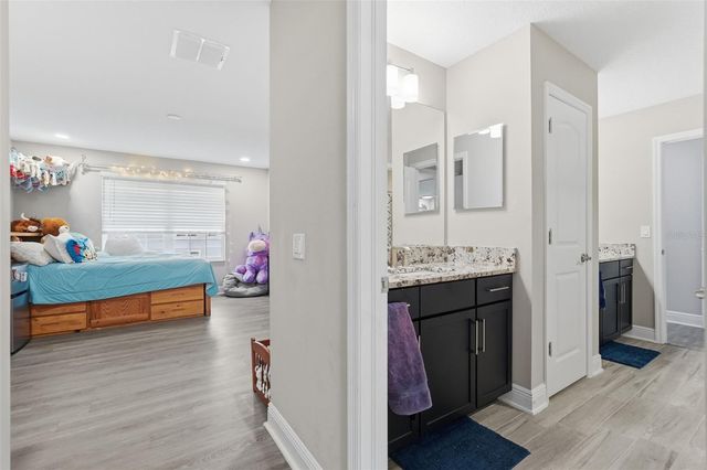 11002 SUNDRIFT DRIVE, Tampa, FL 33647