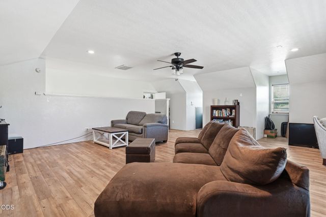 169 Alta Lane, Central Point, OR 97502