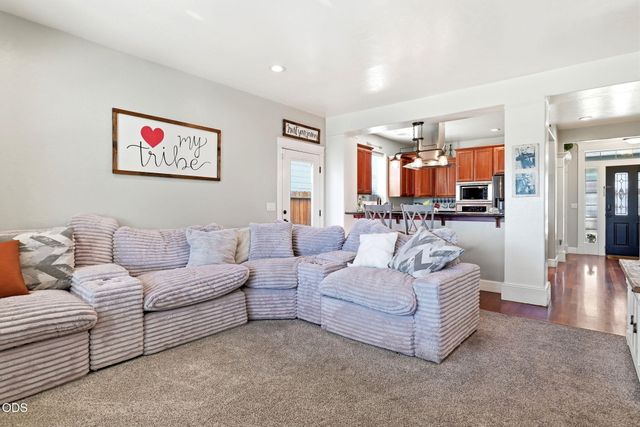 169 Alta Lane, Central Point, OR 97502