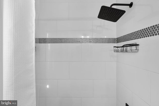 6106 N KINGS HWY, Alexandria, VA 22303